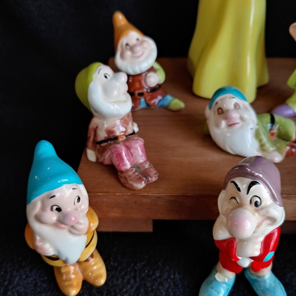 Disney Set Snow White Seven Drawfs Pottery - Picture 3 of 14